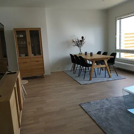 Luxury Penthouse In The City! טמפרה