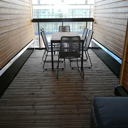 Luxury Penthouse In The City! דירה *
